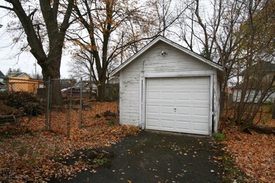 711 Westmoreland Ave, Lansing, MI 48915 - photo 4