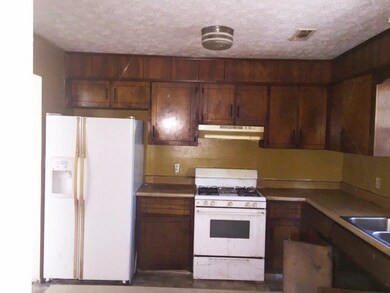 100 Crestview Ave SW, Milledgeville, GA 31061 - photo 4