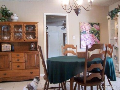 Kitchen Eating Area