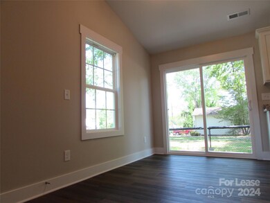 617 Poplar St, Statesville, NC 28677 - photo 5