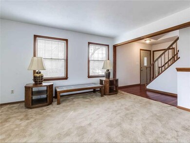 Entry/Foyer.