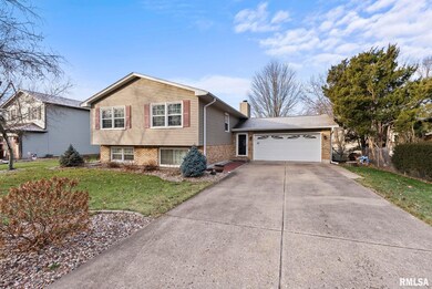22 Highland Ct, Davenport, IA 52803 - photo 2
