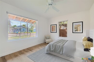 1722 Lee St, New Braunfels, TX 78130 - photo 7