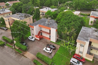 13980 NE 2nd Ct unit 321, Miami, FL 33161 - photo 2