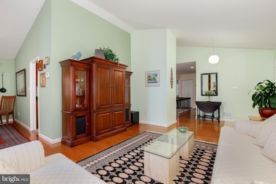 9517 Aspenwood Ct, Montgomery Village, MD 20886 - photo 3