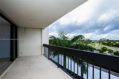 Lincoln Tower unit 4030, West Palm Beach, FL 33401 - photo 4