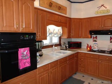 Kitchen updated kitchen plenty of cabinets and sto