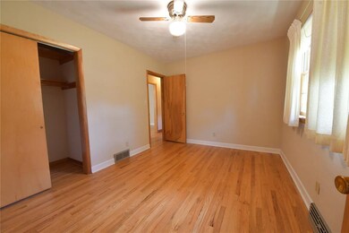 806 Suburban St NE, Cedar Rapids, IA 52402 - photo 6