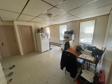 8 Bourne St, Worcester, MA 01606 - photo 4