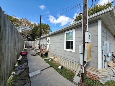 15322 Paul Rd, Sugar Land, TX 77498 - photo 7