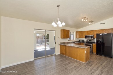 005_Dining Room