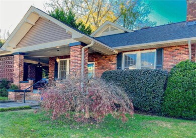 111 N Tugaloo St, Walhalla, SC 29691 - photo 2