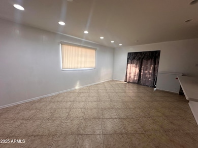 6842 N 36th Dr, Phoenix, AZ 85019 - photo 4