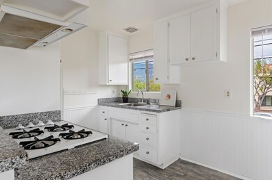10 - Kitchen