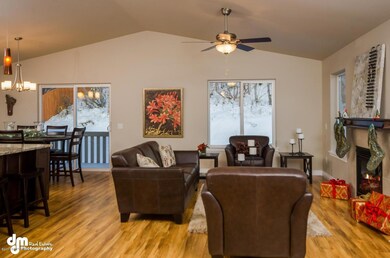 5697 Kenai Fjords Loop-large-009-Living