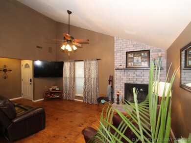 13747 S Glen St, Glenpool, OK 74033 - photo 5