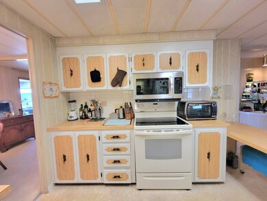 932 Strongbox Ln, North Fort Myers, FL 33917 - photo 4