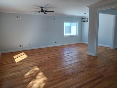 335 Oakland Ave, Staten Island, NY 10310 - photo 4