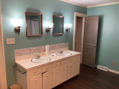 654 E Chestnut St, Lancaster, OH 43130 - photo 3