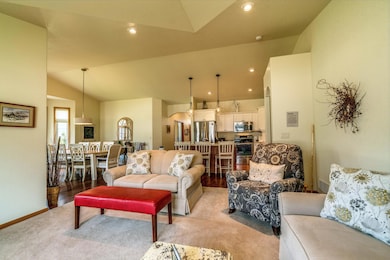 2818EdgewoodCir_0010