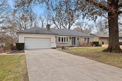 5239 Barton Dr, Shawnee, KS 66203 - photo 2