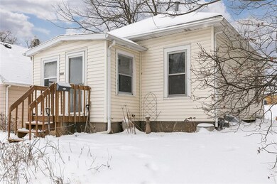 1616 14th Ave SE, Cedar Rapids, IA 52401 - photo 3