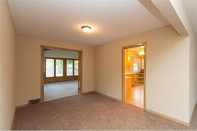 1912 73rd St, Windsor Heights, IA 50324 - photo 6
