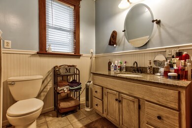 319 W Spruce St, Princeton, IN 47670 - photo 7