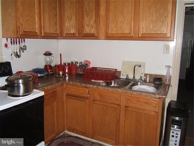 461 N 12th St, Reading, PA 19604 - photo 5