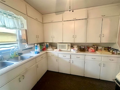 520 E Coolidge Ave, Blackwell, OK 74631 - photo 4