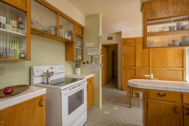 AZA_Listings_Adams_4202_E_StJosephWay_Im