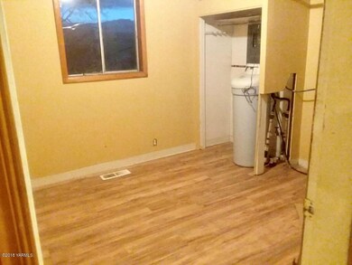 471 Konnowac Pass Rd laundry room