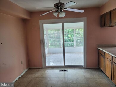 2417 Kelford Ln, Bowie, MD 20715 - photo 5