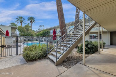 4-web-or-mls-6906-e-4th-st-10