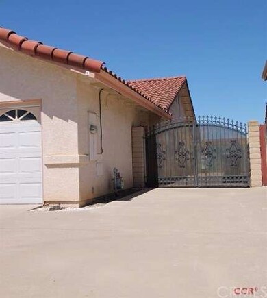 This huge 8,276 square foot lot naturally has a sp