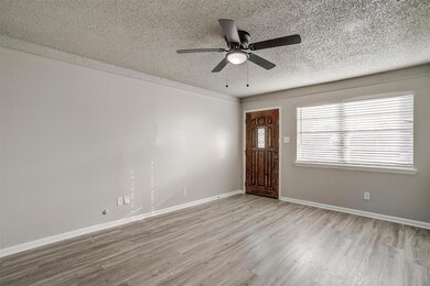 853 Jerry Ln, Bedford, TX 76022 - photo 3