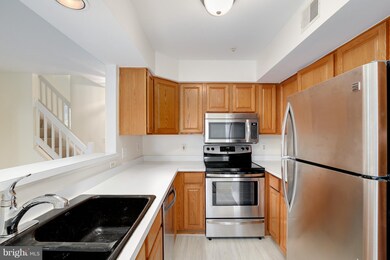 11306 Sundial Ct unit 914, Reston, VA 20194 - photo 4