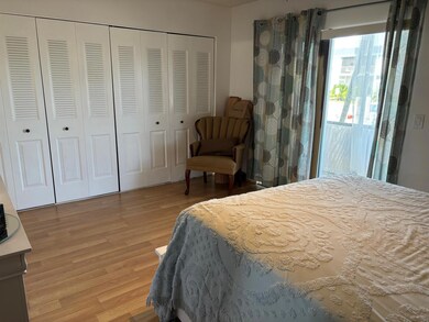 172 Camden H, West Palm Beach, FL 33417 - photo 3