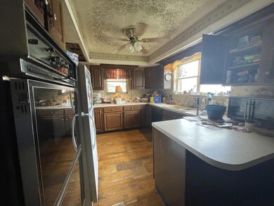 27 Branchland Ave, Branchland, WV 25506 - photo 6