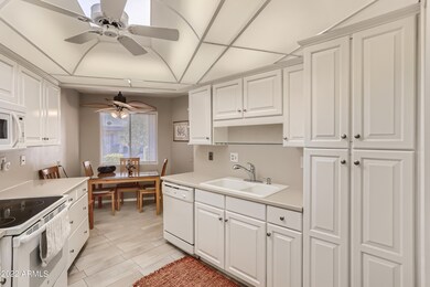 13611 N 110th Ave unit 17F, Sun City, AZ 85351 - photo 2