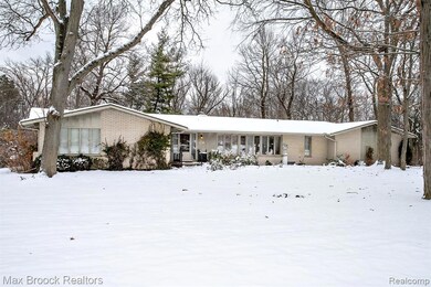 31310 E Stonewood Ct, Farmington Hills, MI 48334 - photo 2