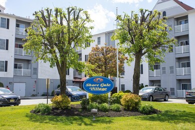 Shore Gate Village Grand Condominium unit 225, South Amboy, NJ 08879 - photo 2