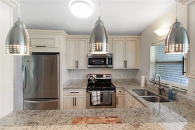 Kitchen / Bar