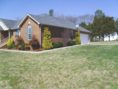 100 Brooklyn Cir, Shelbyville, TN 37160 - photo 2