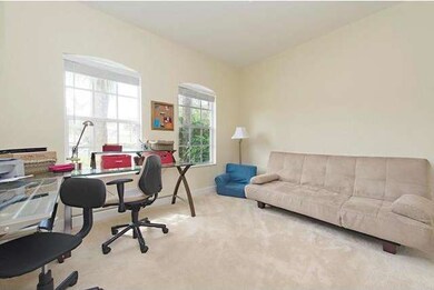 Guest Bedroom (Downstairs)