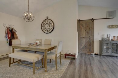 08-Breakfast Area