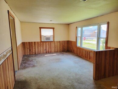 407 W Race St, Odon, IN 47562 - photo 4