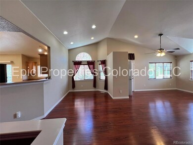 18469 E Columbia Cir, Aurora, CO 80013 - photo 4