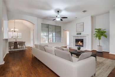 11910 Amber Valley Dr, Frisco, TX 75035 - photo 3