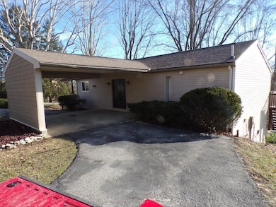 133 Crystal Dr, Lucasville, OH 45648 - photo 3